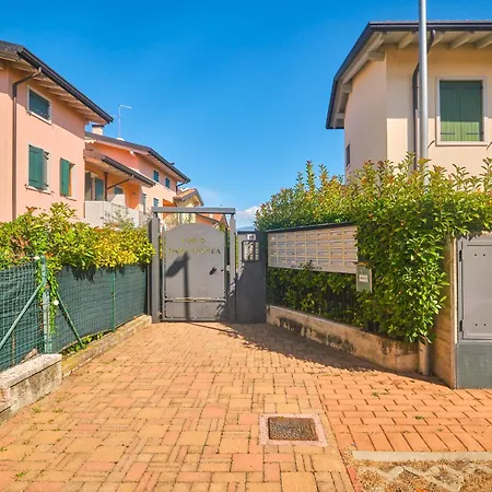 Apartmentsgarda - Corte Sant'andrea アパート ラツィーゼ