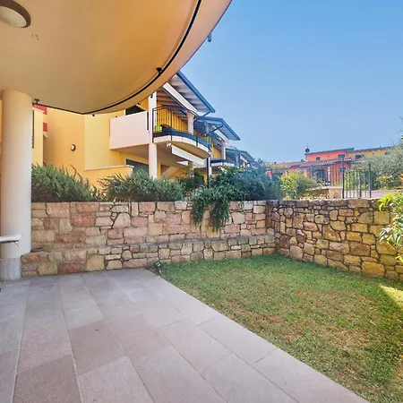 Apartmentsgarda - Corte Sant'andrea Apartment Lazise