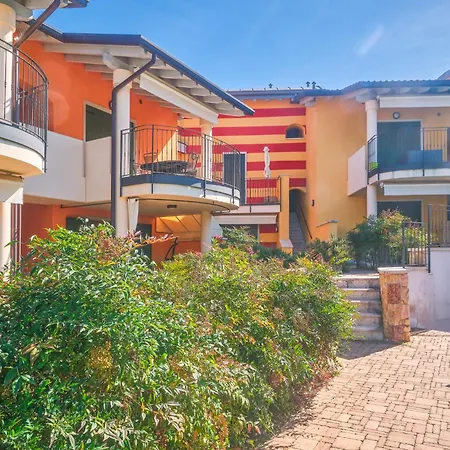 Apartmentsgarda - Corte Sant'andrea * ラツィーゼ
